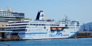 découvrez les bateaux reliant sète à oran, une traversée inoubliable entre la france et l'algérie. profitez d'un voyage confortable tout en admirant des paysages marins magnifiques et vivez une expérience unique à bord.
