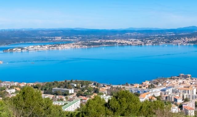 découvrez les trésors de la beauté à sète et béjaïa, deux destinations enchantées où la nature, la culture et l'art de vivre s'harmonisent pour offrir une expérience inoubliable. explorez les paysages pittoresques, les plages dorées et l'héritage unique de ces villes.