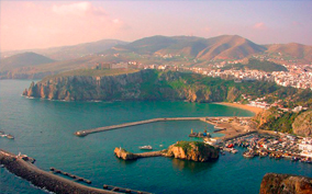 découvrez motril et hoceima, deux destinations envoûtantes où la mer rencontre la culture. plongez dans des plages ensoleillées et explorez la richesse des traditions locales à travers une expérience unique mêlant détente et découverte.