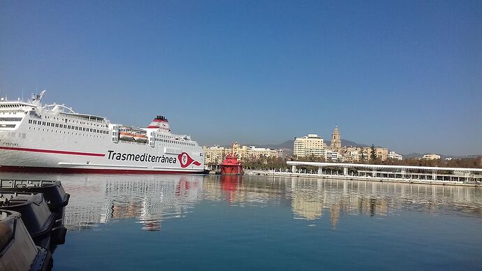 découvrez les traversées malaga-melilla, un lien maritime essentiel entre l'espagne et le maroc. profitez de voyages confortables et rapides, offrant des paysages à couper le souffle et une expérience inoubliable. réservez votre place dès maintenant pour une aventure à travers la méditerranée.