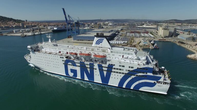découvrez la traversée tanger-barcelone, une expérience maritime inoubliable alliant culture, paysages enchanteurs et confort à bord. embarquez pour une aventure entre deux rives aux charmes uniques !